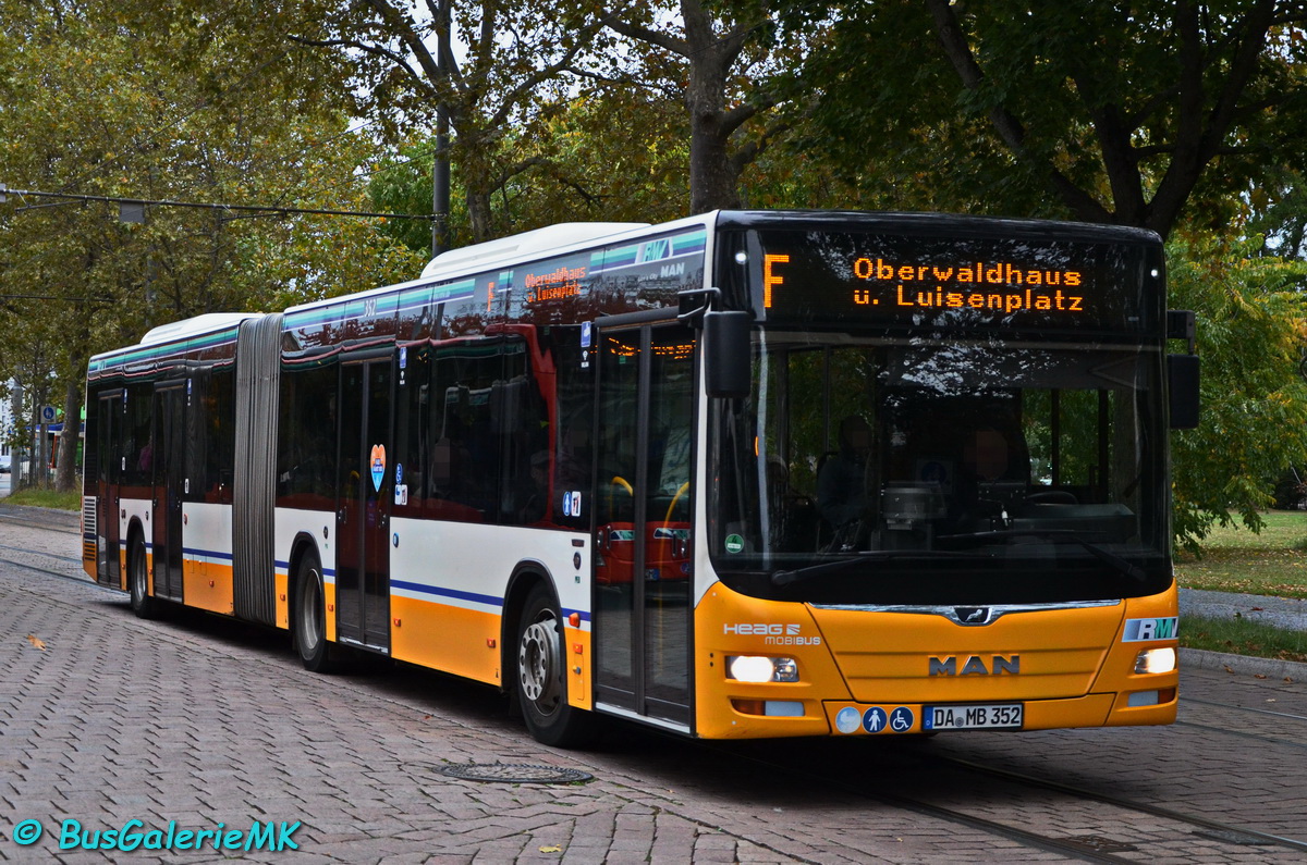 352